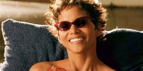 topless dance gif|Halle Berry dances topless in Valentines Day video